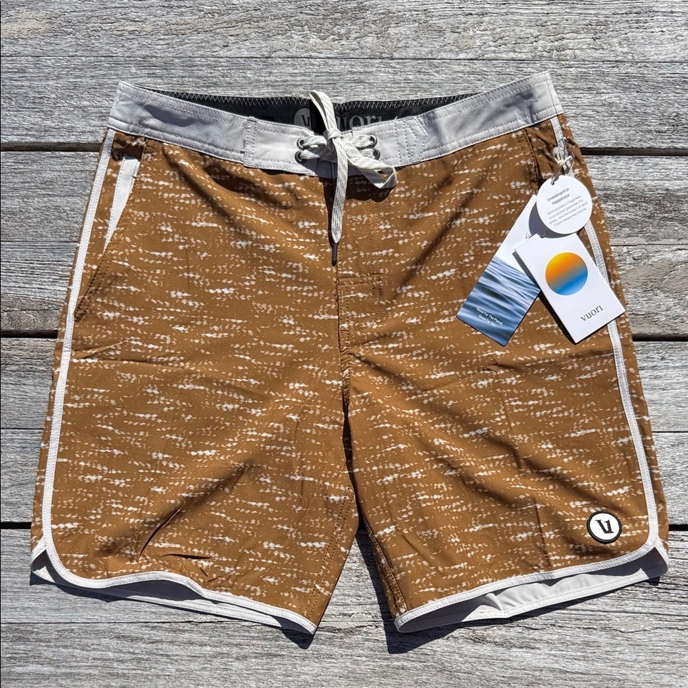 VUORI Cruise Boardshort MENS SIZE 30 nwt Caramel Slub